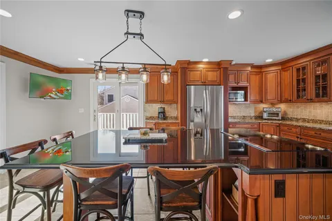 $995,000 | 1466 Pine Brook Court, Yorktown Heights, NY 10598