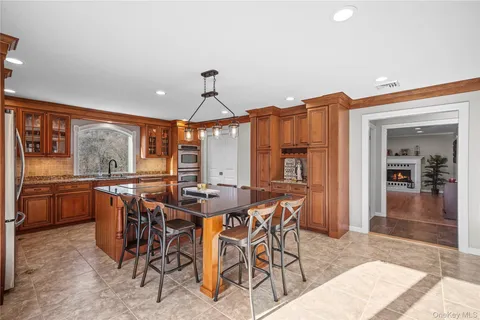 $995,000 | 1466 Pine Brook Court, Yorktown Heights, NY 10598