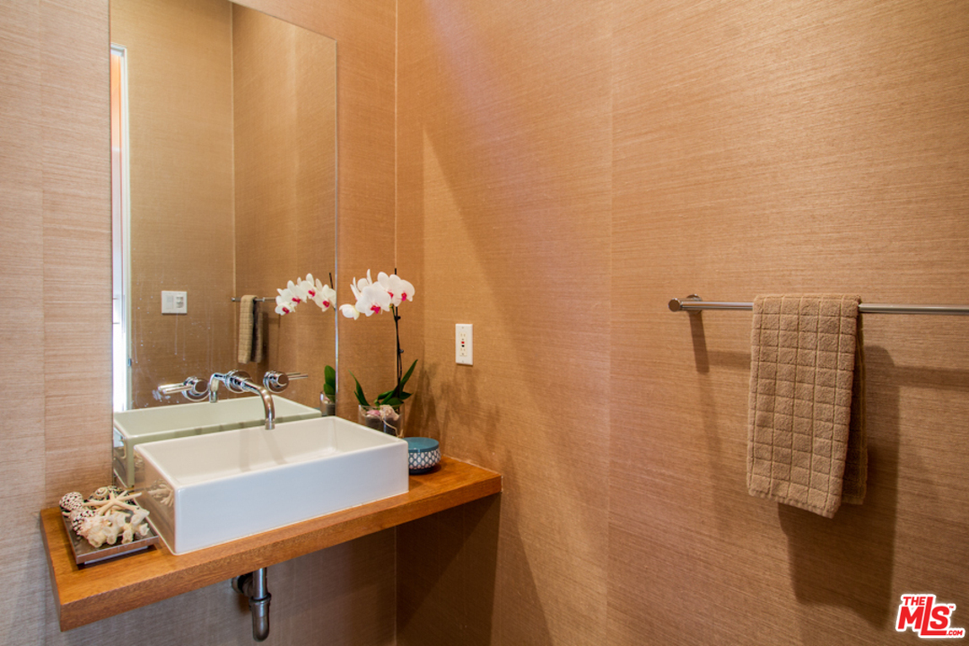 127 Breeze Avenue Venice, CA 90291 - Photo 14 of 23