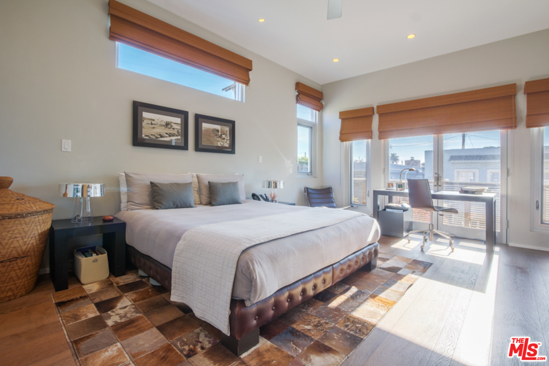 127 Breeze Avenue Venice, CA 90291 - Photo 15 of 23