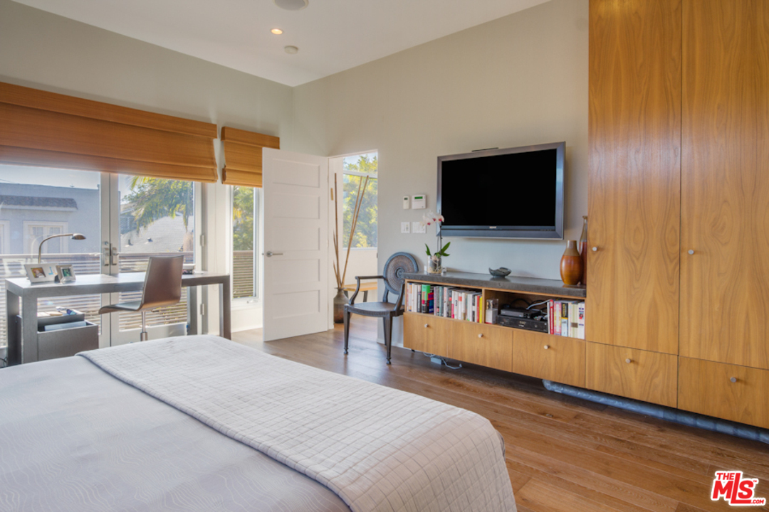 127 Breeze Avenue Venice, CA 90291 - Photo 16 of 23