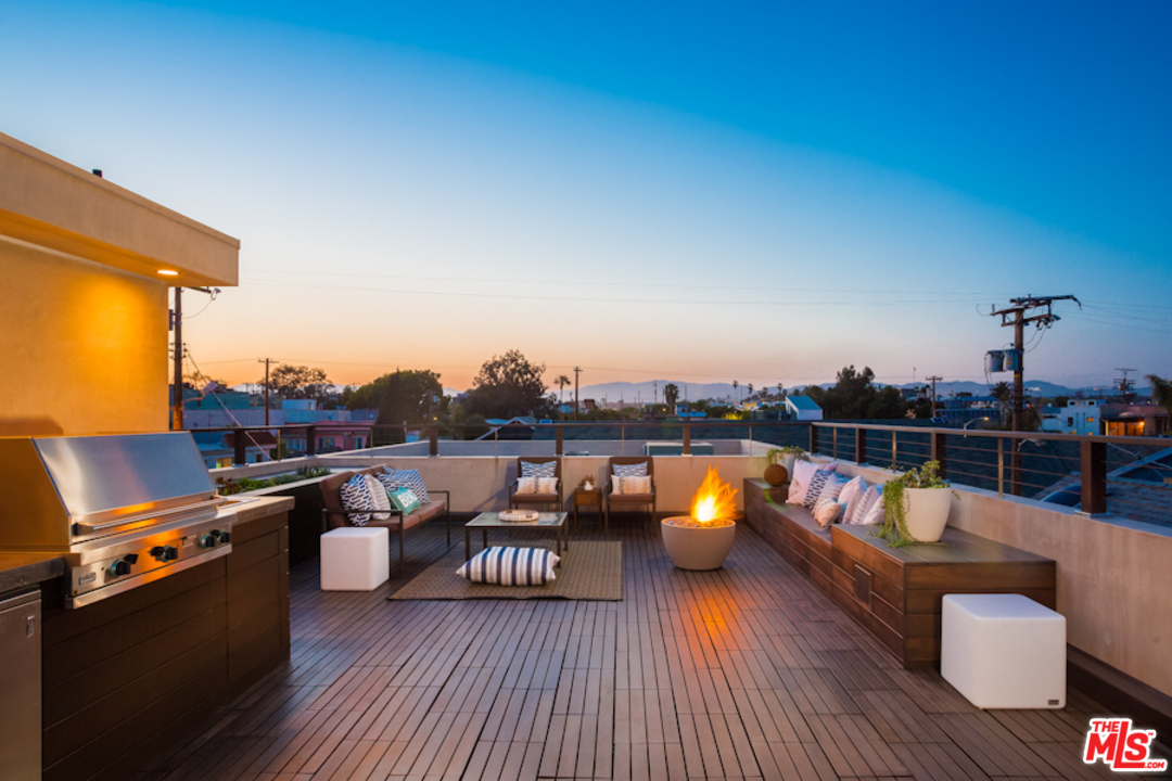 127 Breeze Avenue Venice, CA 90291 - Photo 4 of 23