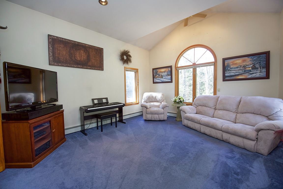 565 Candia Road Chester, NH 03036 - Photo 12 of 37