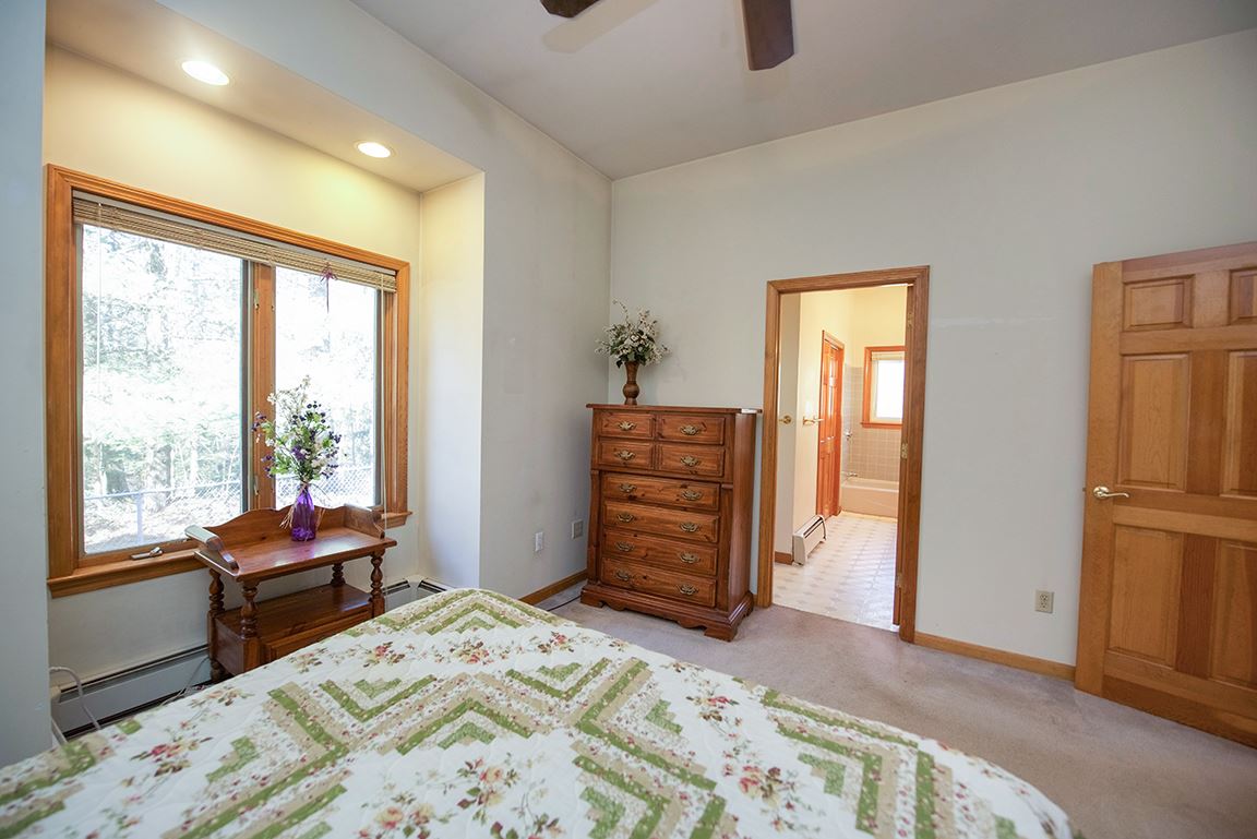 565 Candia Road Chester, NH 03036 - Photo 15 of 37