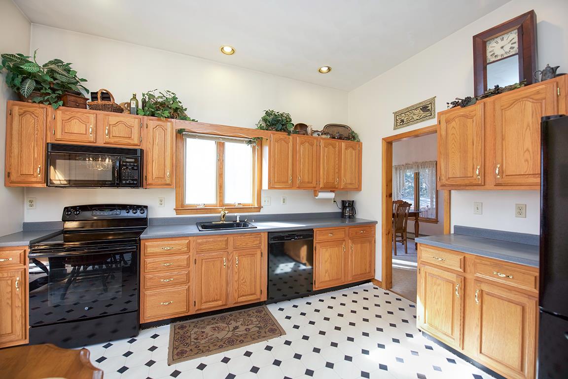565 Candia Road Chester, NH 03036 - Photo 5 of 37