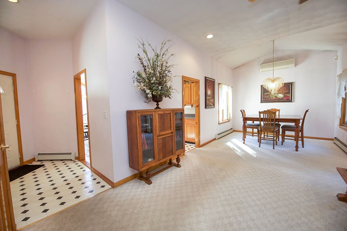 565 Candia Road Chester, NH 03036 - Photo 8 of 37