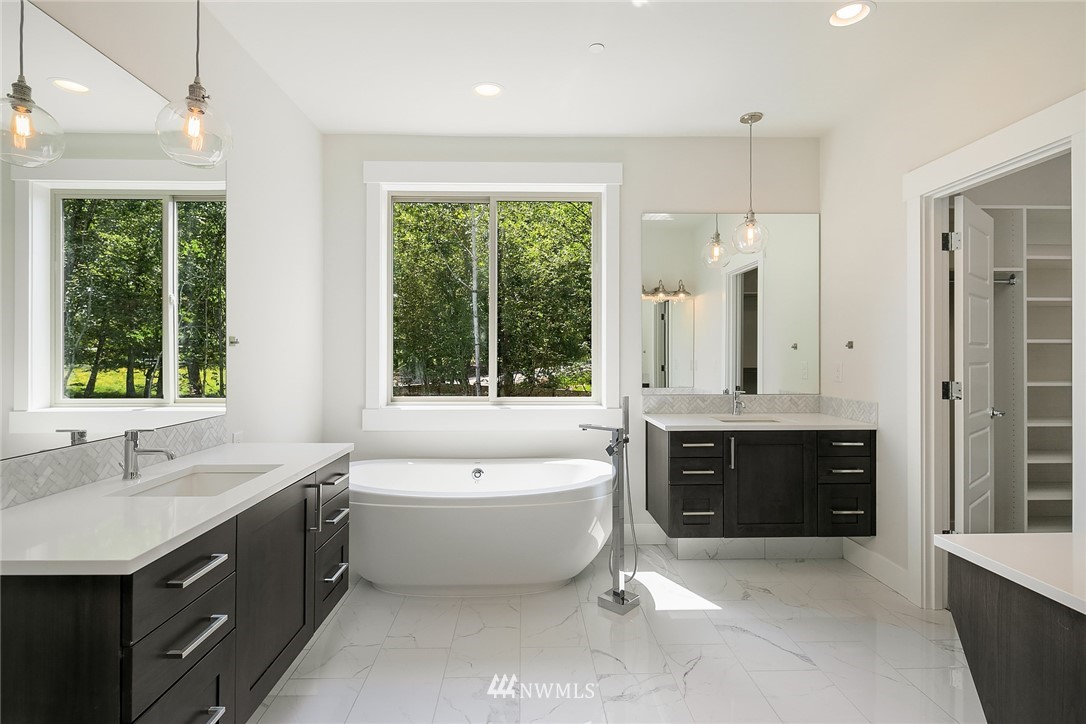 22359 Peter Grubb Road Southeast Renton, WA 98058 - Photo 13 of 23 Gallery Image 13