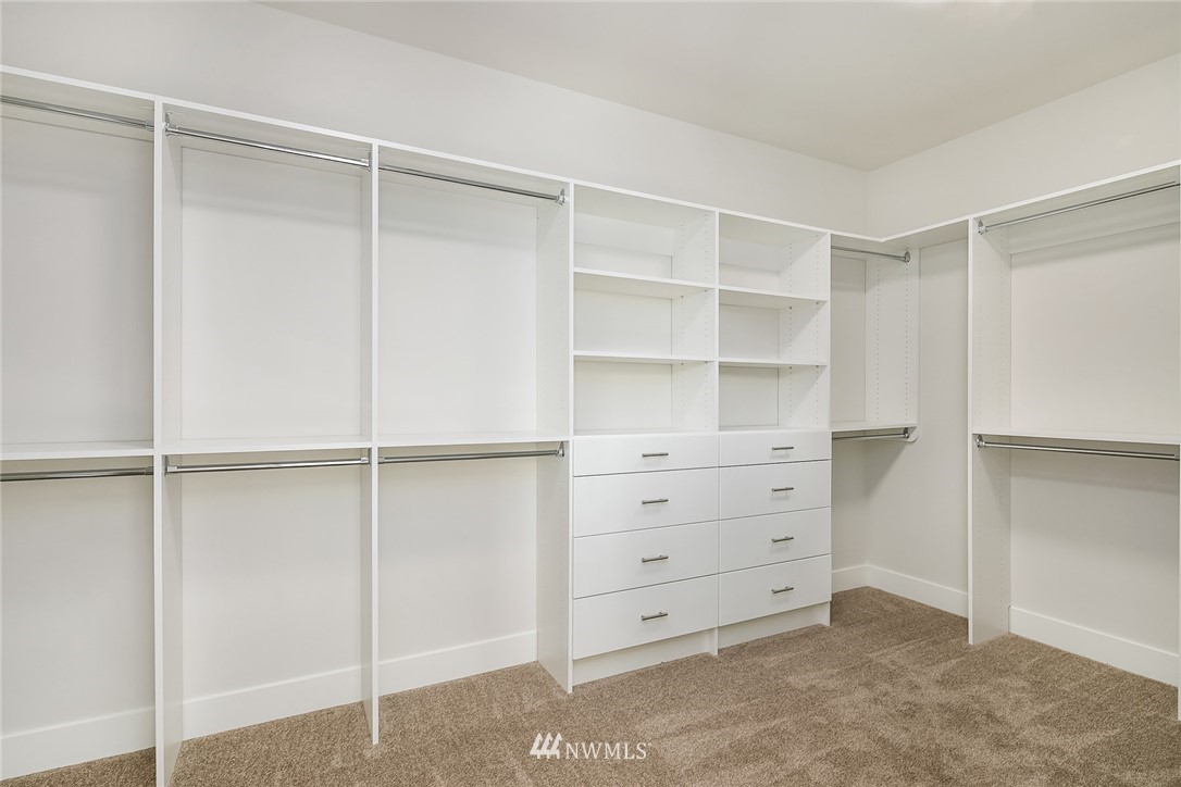 22359 Peter Grubb Road Southeast Renton, WA 98058 - Photo 15 of 23 Gallery Image 15