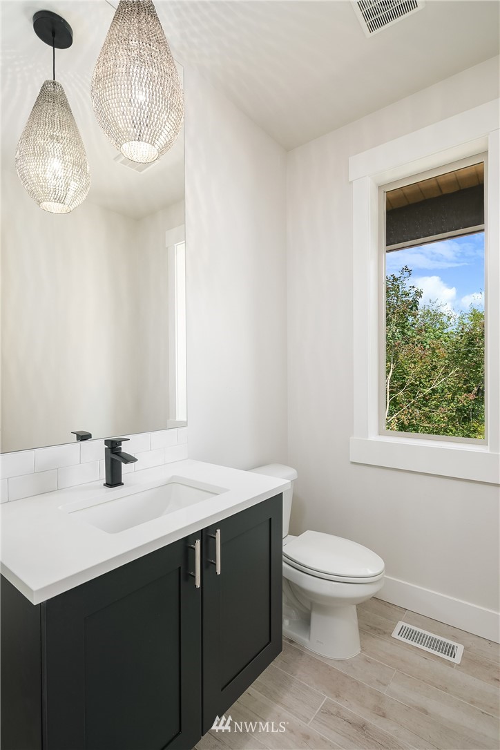 22359 Peter Grubb Road Southeast Renton, WA 98058 - Photo 9 of 23 Gallery Image 9