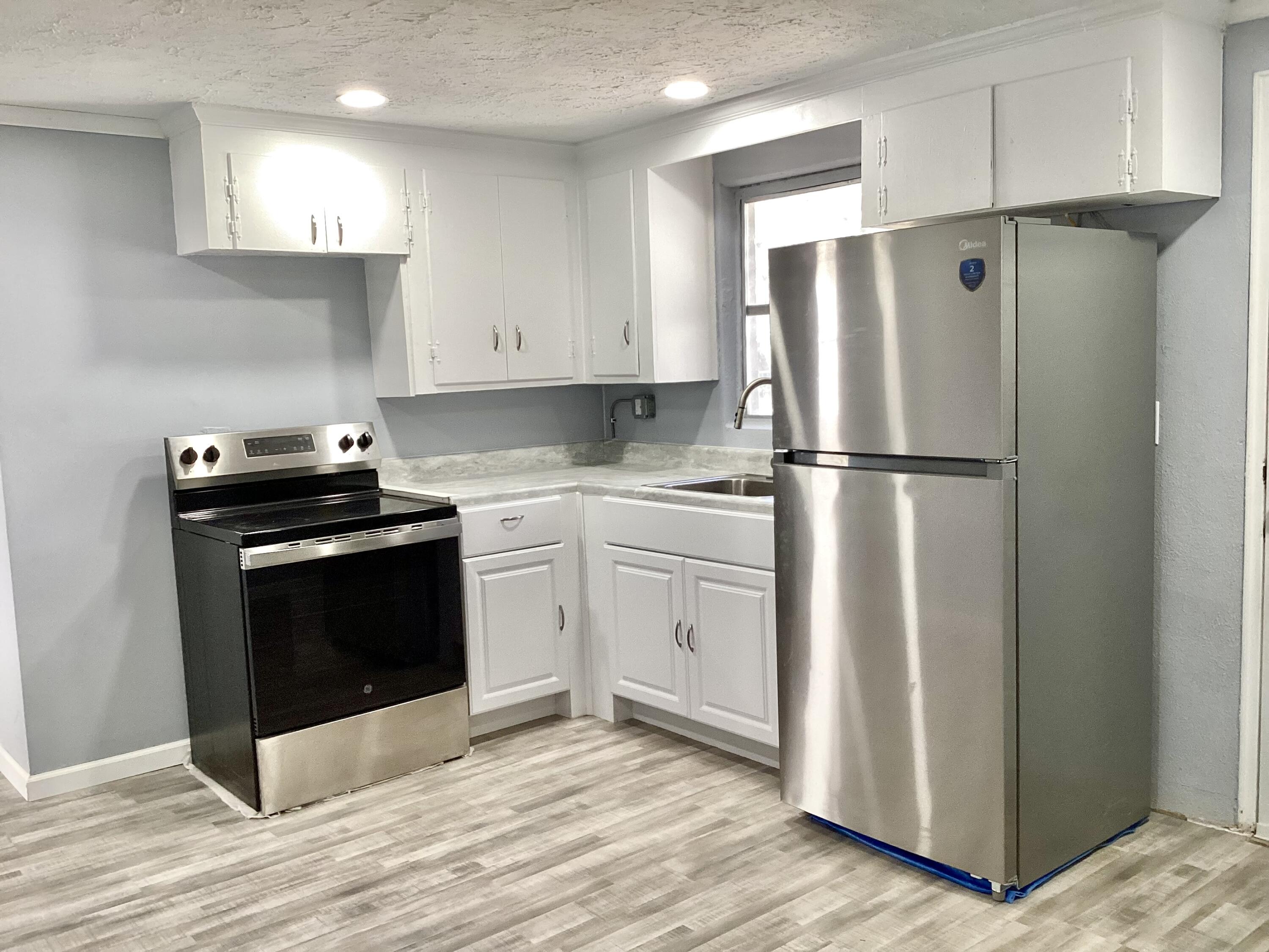 850 Hampton Street Elloree, SC 29047 - Photo 4 of 9 IMG_0848