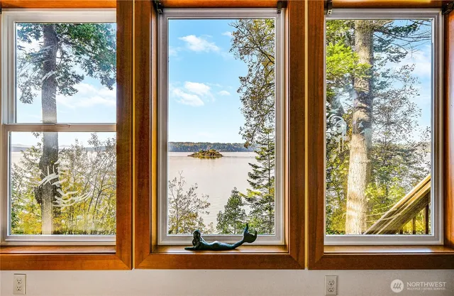 $475,000 | 17980 Cobahud Road, La Conner, WA 98257