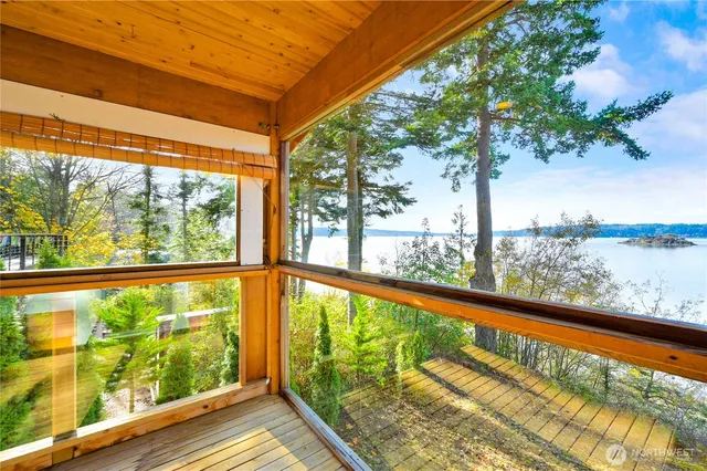 $475,000 | 17980 Cobahud Road, La Conner, WA 98257