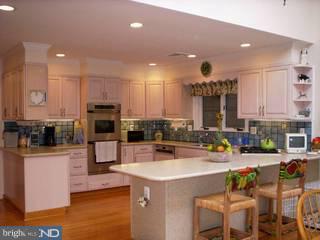 350 Pond View Road Devon, PA 19333 - Photo 2 of 6