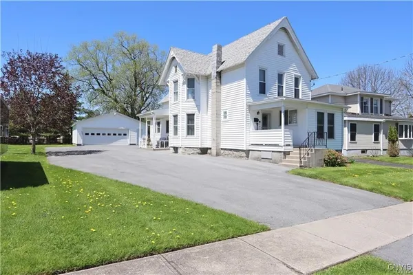 $1,250 | 843 Davidson Street, Unit 2F, Watertown, NY 13601