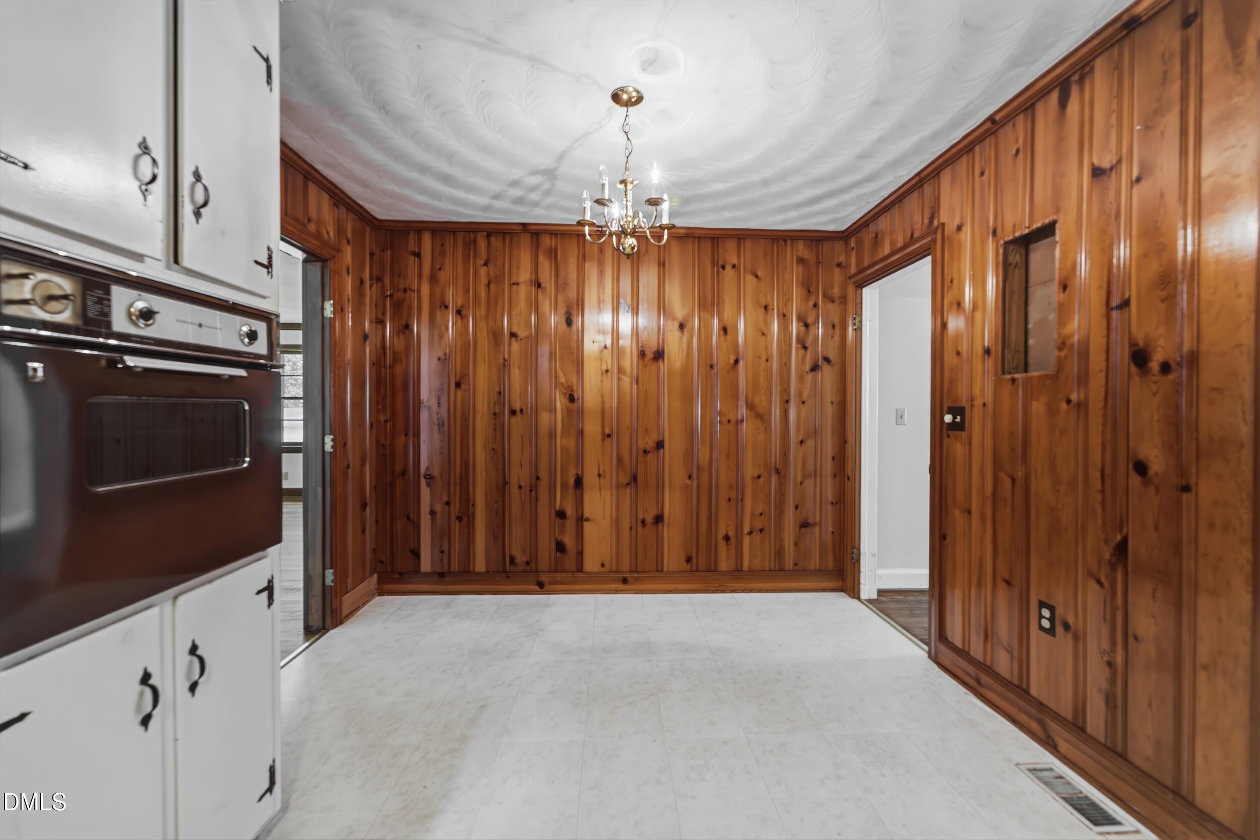 2475 Reges Store Road Nashville, NC 27856 - Photo 14 of 43 Dining Area
