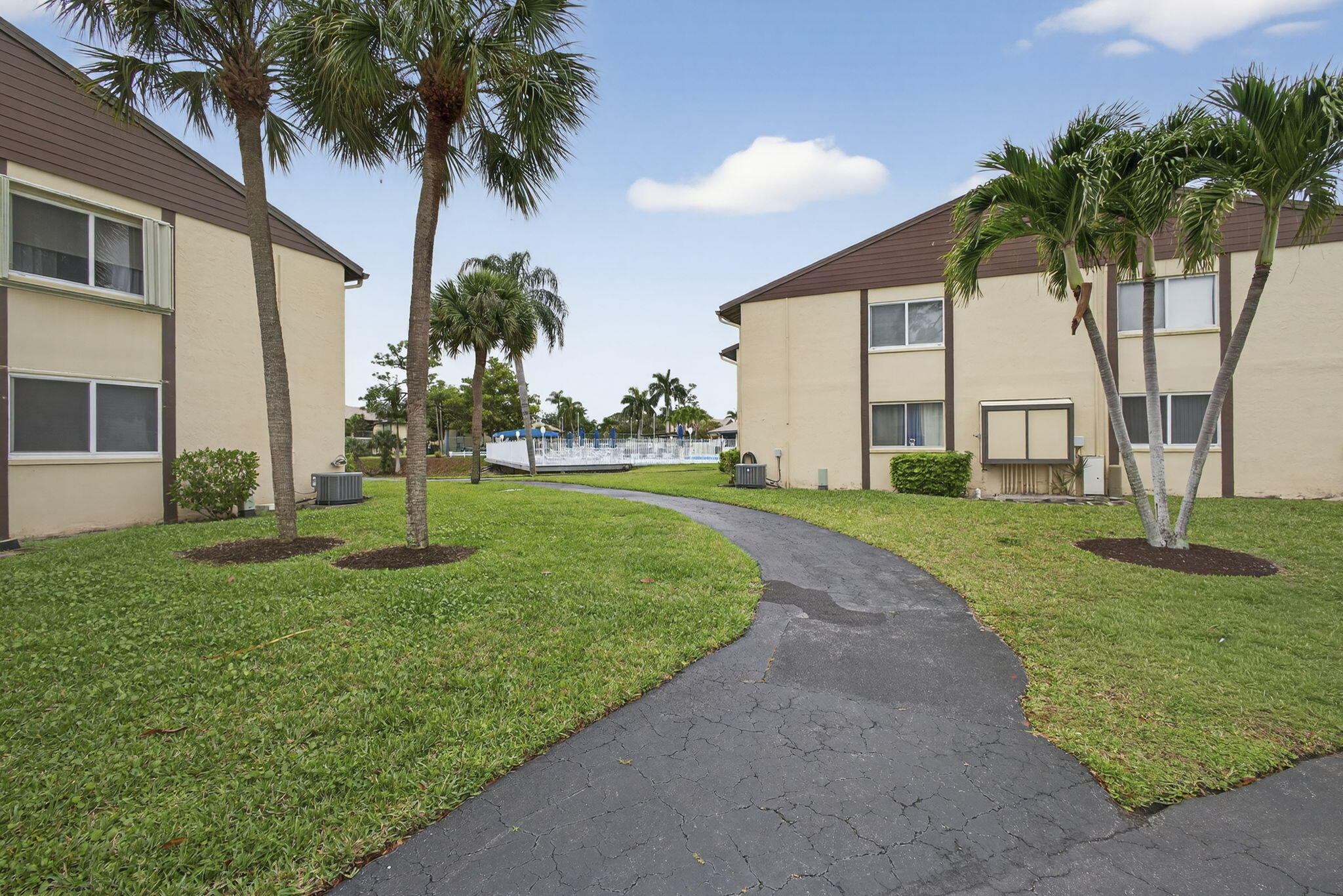 327 Pine Ridge Circle, Unit A1 Greenacres, FL 33463 - Photo 5 of 48 5-web-or-mls-BS1A2922