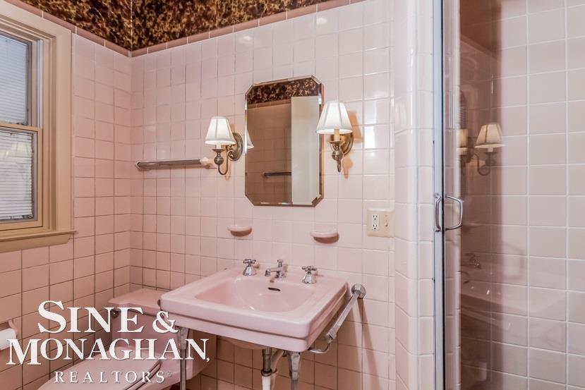 21 Hawthorne Road Grosse Pointe Shores, MI 48236 - Photo 33 of 80