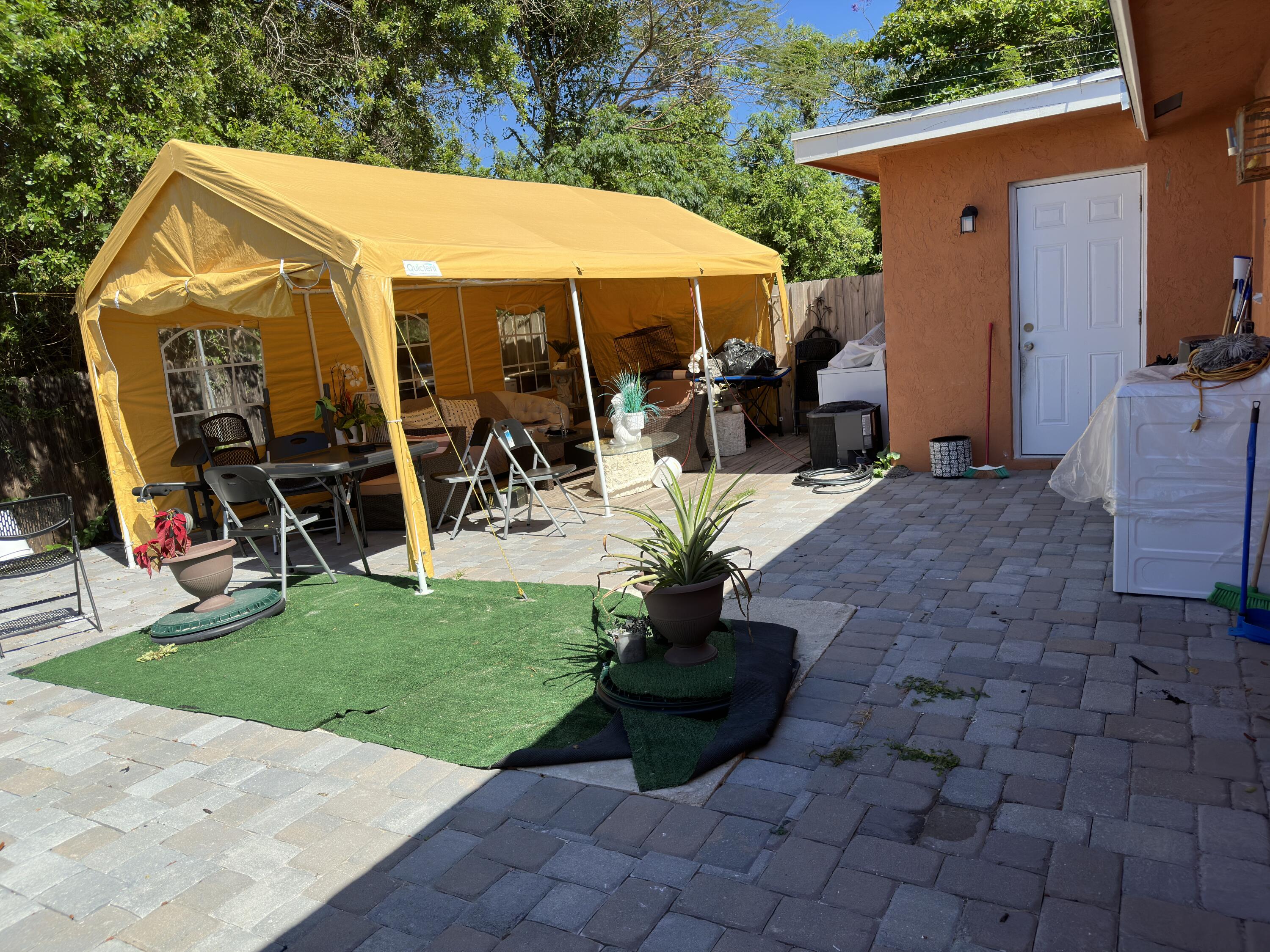 5655 Mango Road West Palm Beach, FL 33413 - Photo 12 of 67 IMG_3440