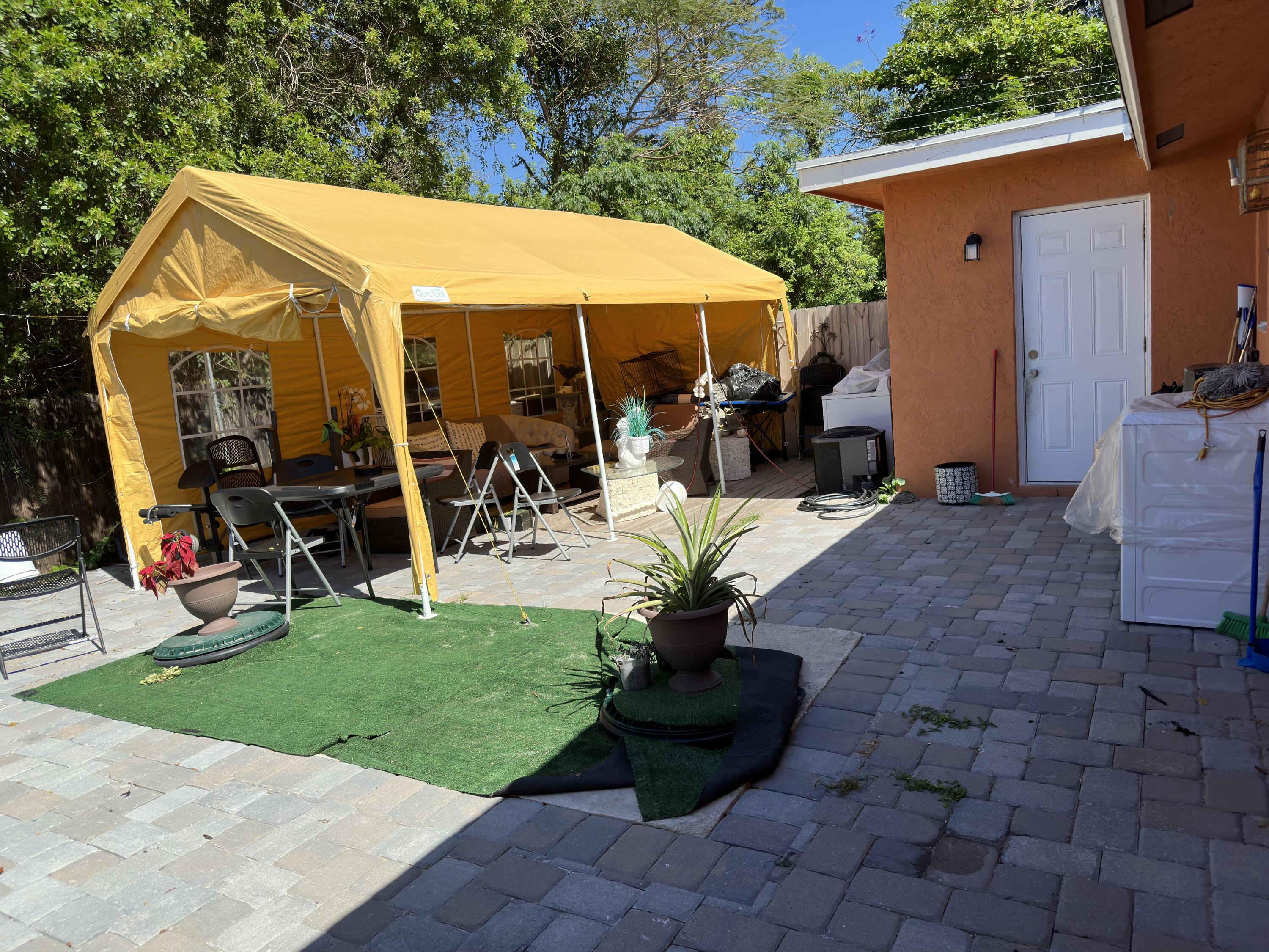 5655 Mango Road West Palm Beach, FL 33413 - Photo 13 of 67 IMG_3441