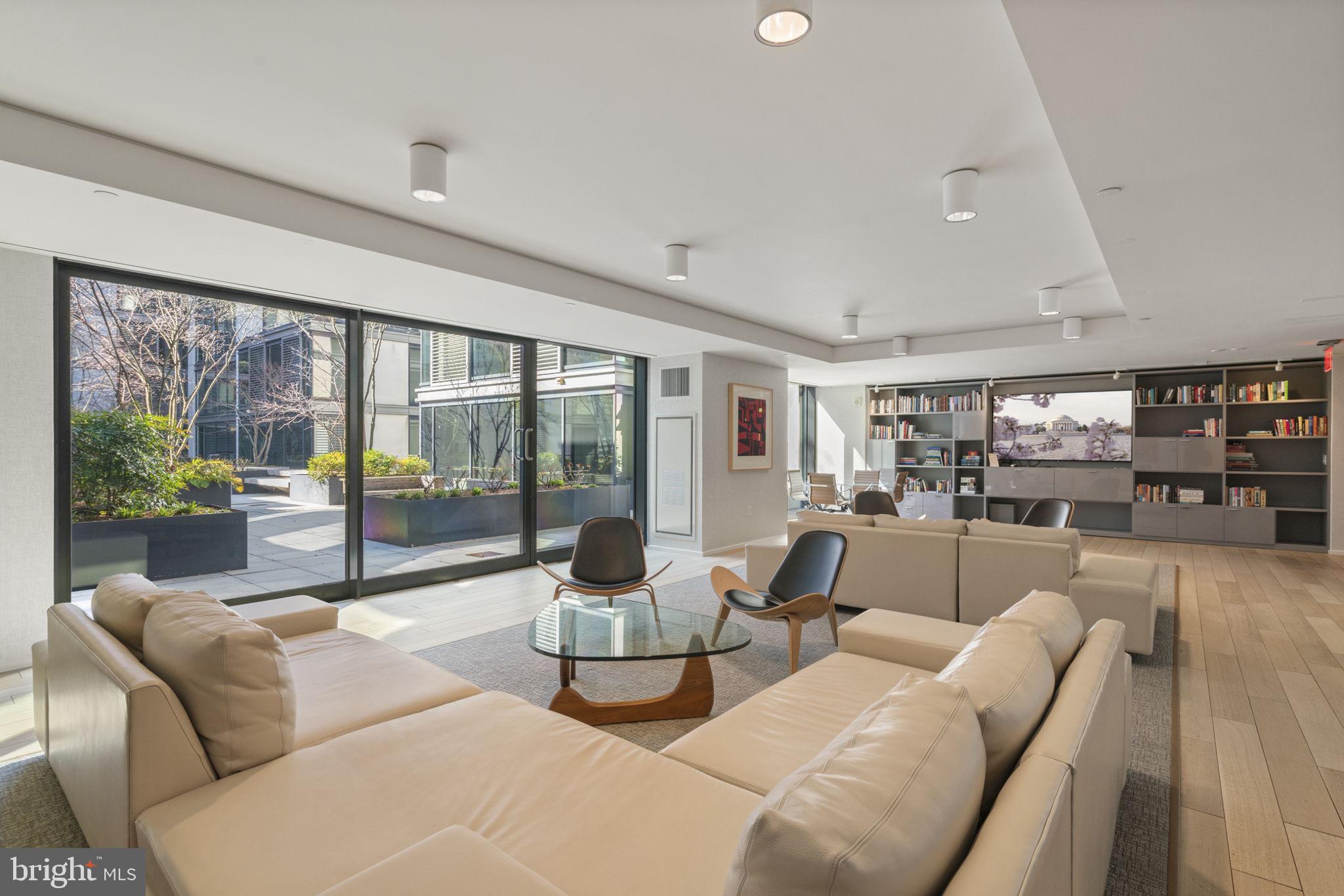 925 H Street Northwest, Unit 710 Washington, DC 20001 - Photo 30 of 40 Gallery Image 30