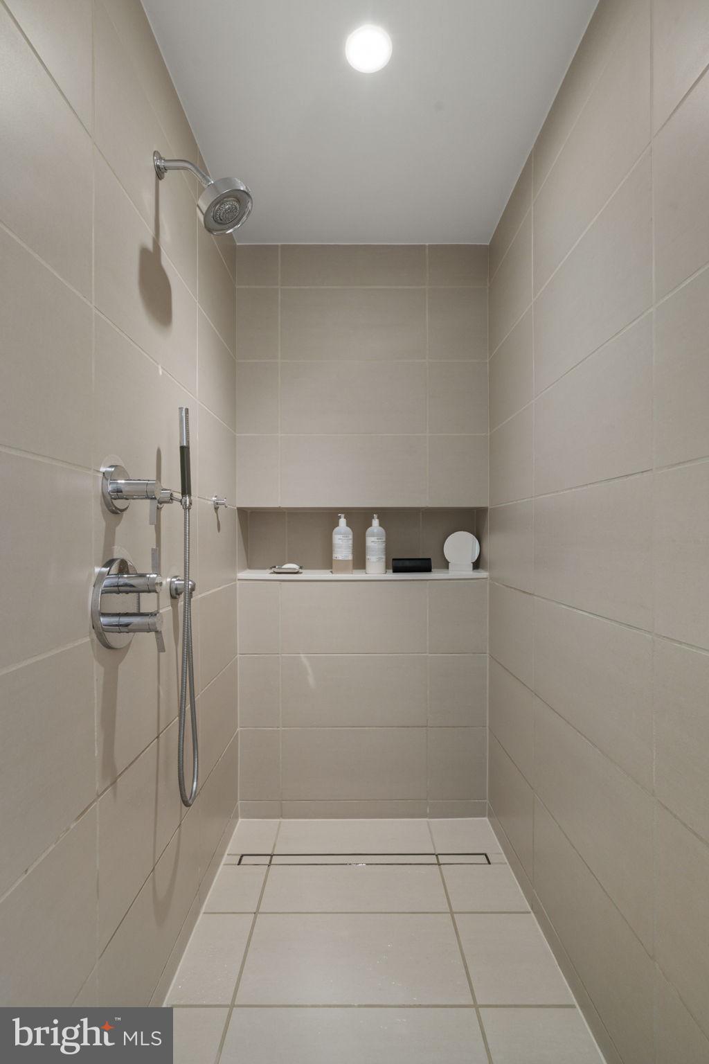 925 H Street Northwest, Unit 710 Washington, DC 20001 - Photo 8 of 40 Gallery Image 8
