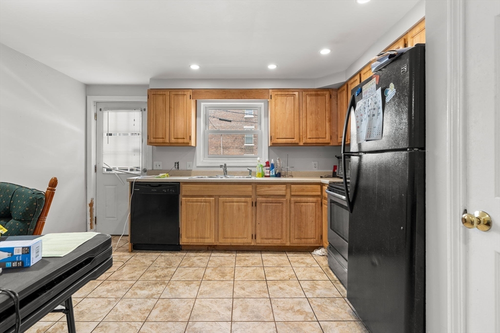 81 Wayland Street Boston, MA 02125 - Photo 8 of 31