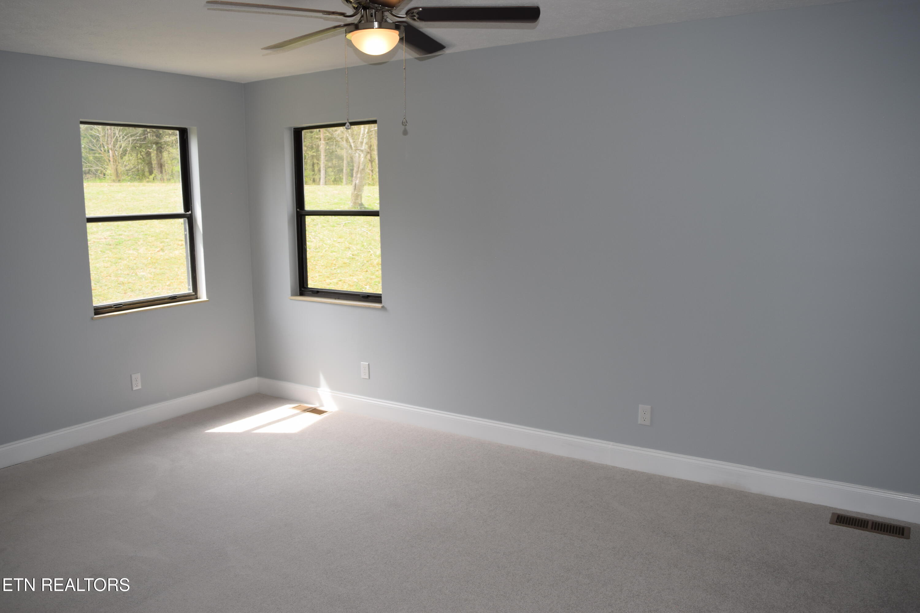 153 Watson Circle Clinton, TN 37716 - Photo 23 of 59 DSC_0734