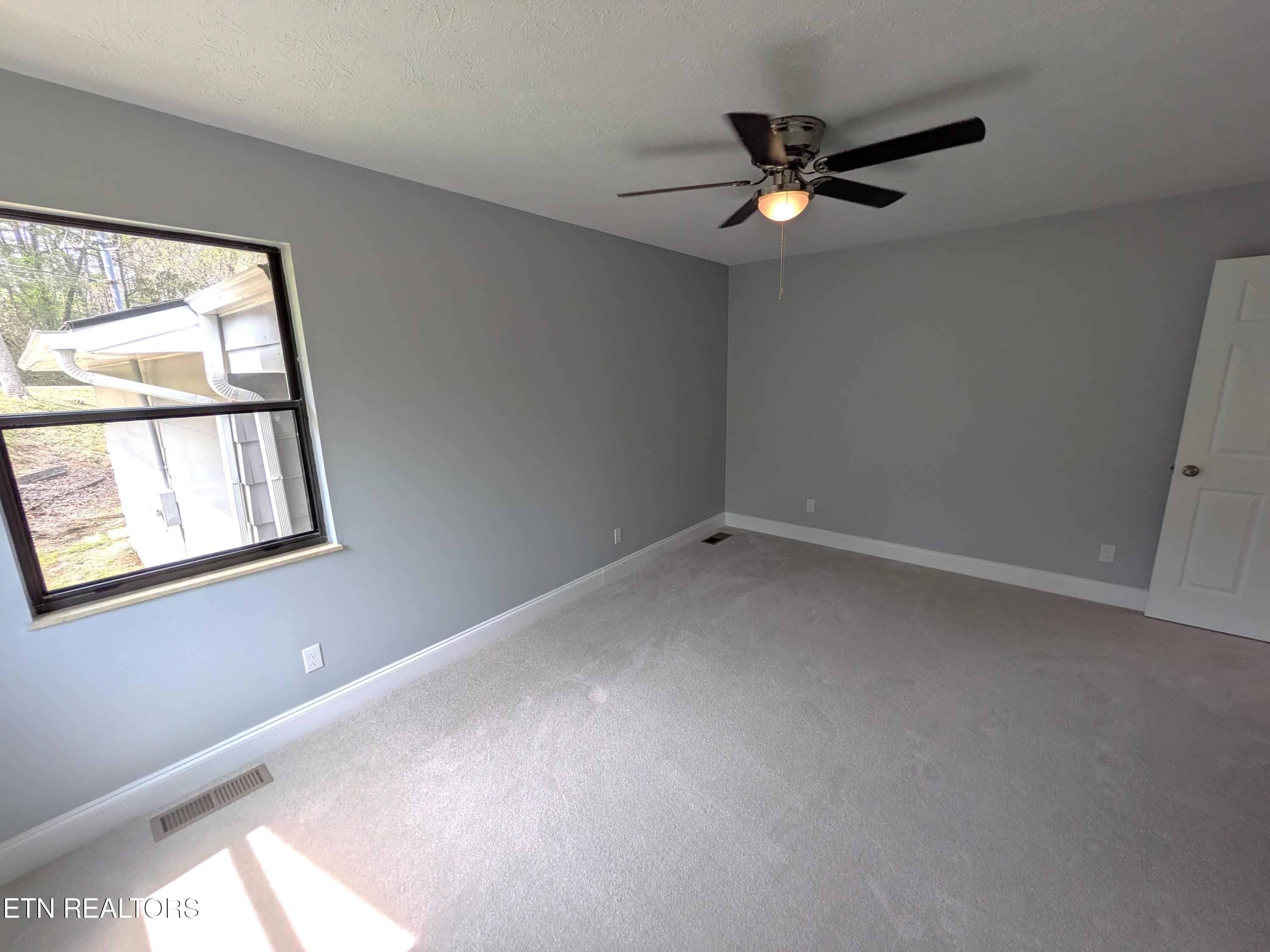 153 Watson Circle Clinton, TN 37716 - Photo 26 of 59 PXL_20260403_172929790.MP