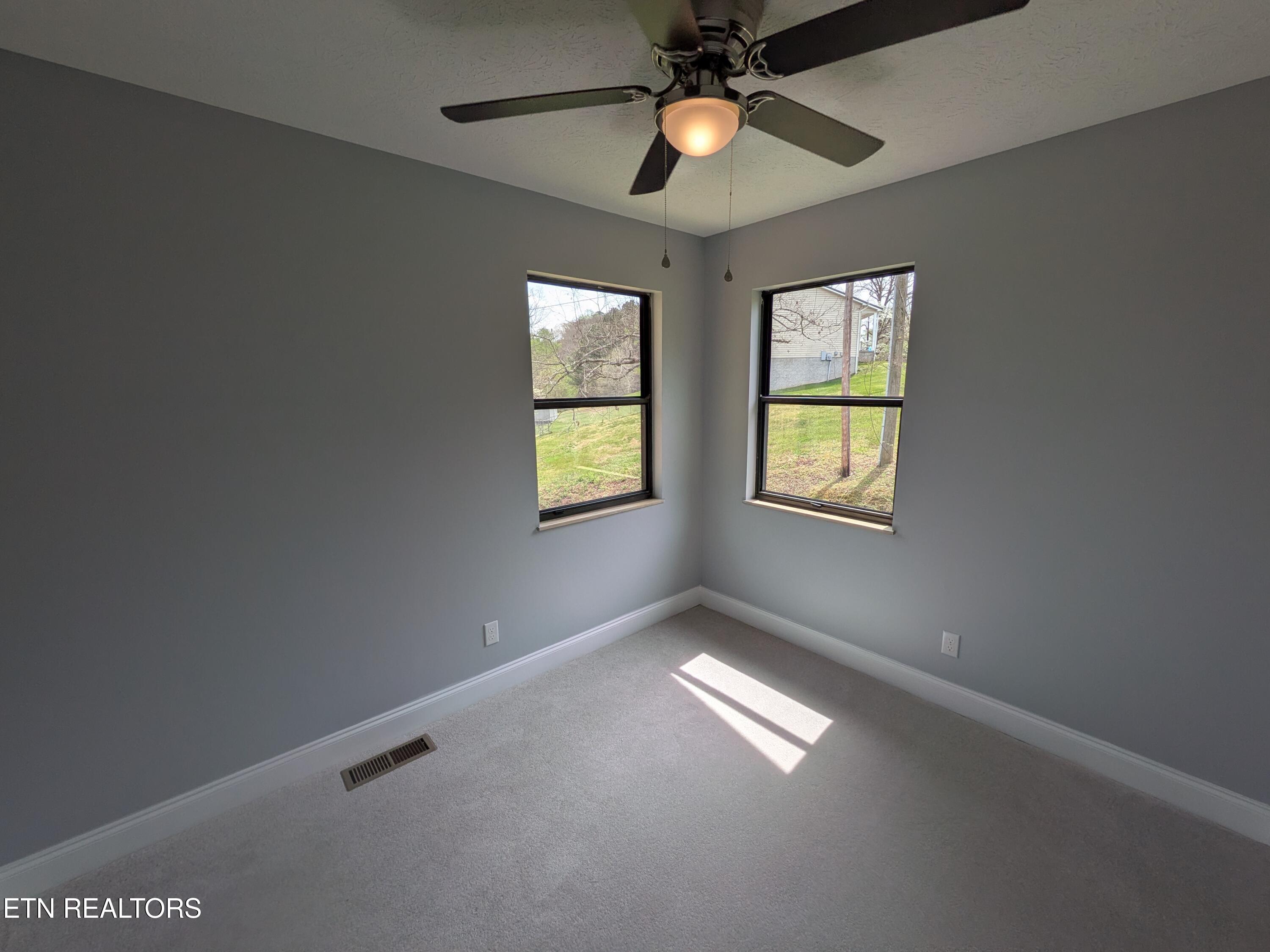 153 Watson Circle Clinton, TN 37716 - Photo 30 of 59 PXL_20260403_173006850.MP