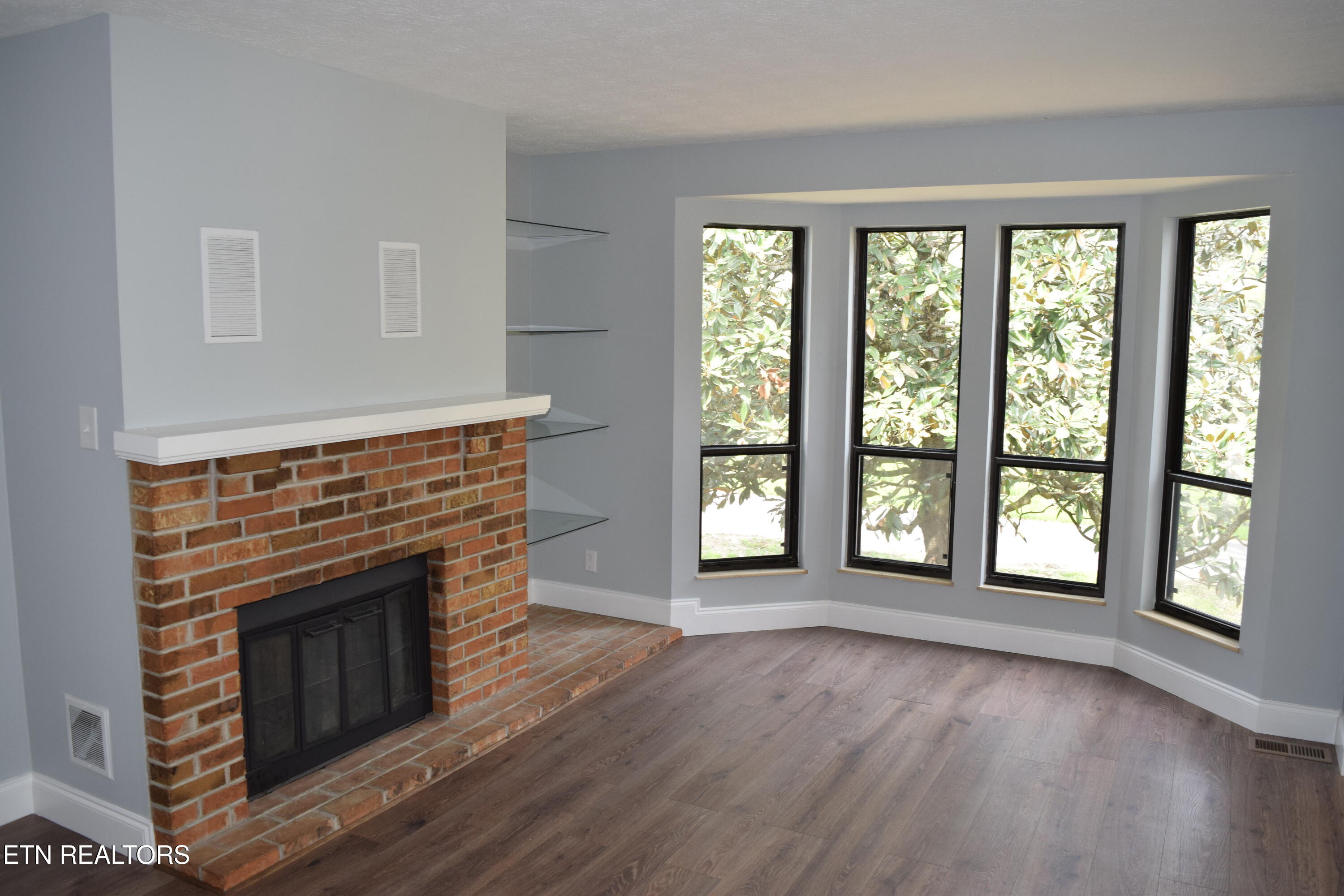 153 Watson Circle Clinton, TN 37716 - Photo 10 of 59 DSC_0729