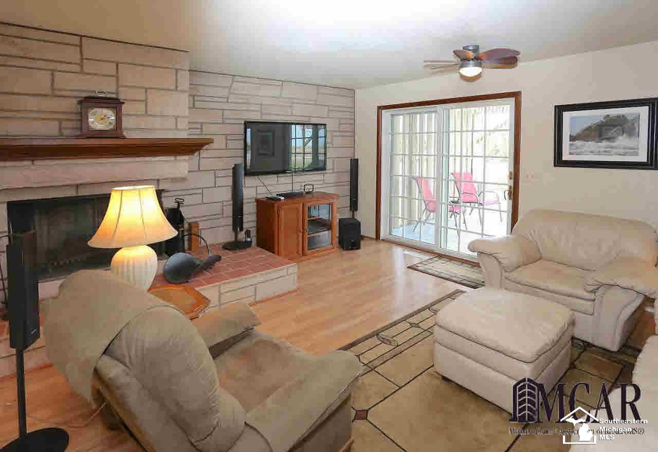 16884 Day Road Dundee, MI 48131 - Photo 16 of 45 21281158-15.JPG