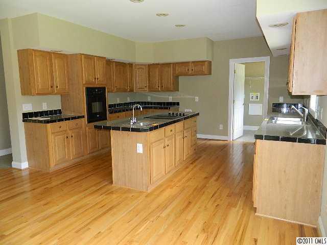 833 Myrtle Clark Kelly Road Mount Holly, NC 28120 - Photo 3 of 16 Gallery Image 3