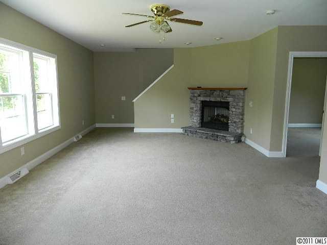 833 Myrtle Clark Kelly Road Mount Holly, NC 28120 - Photo 5 of 16 Gallery Image 5