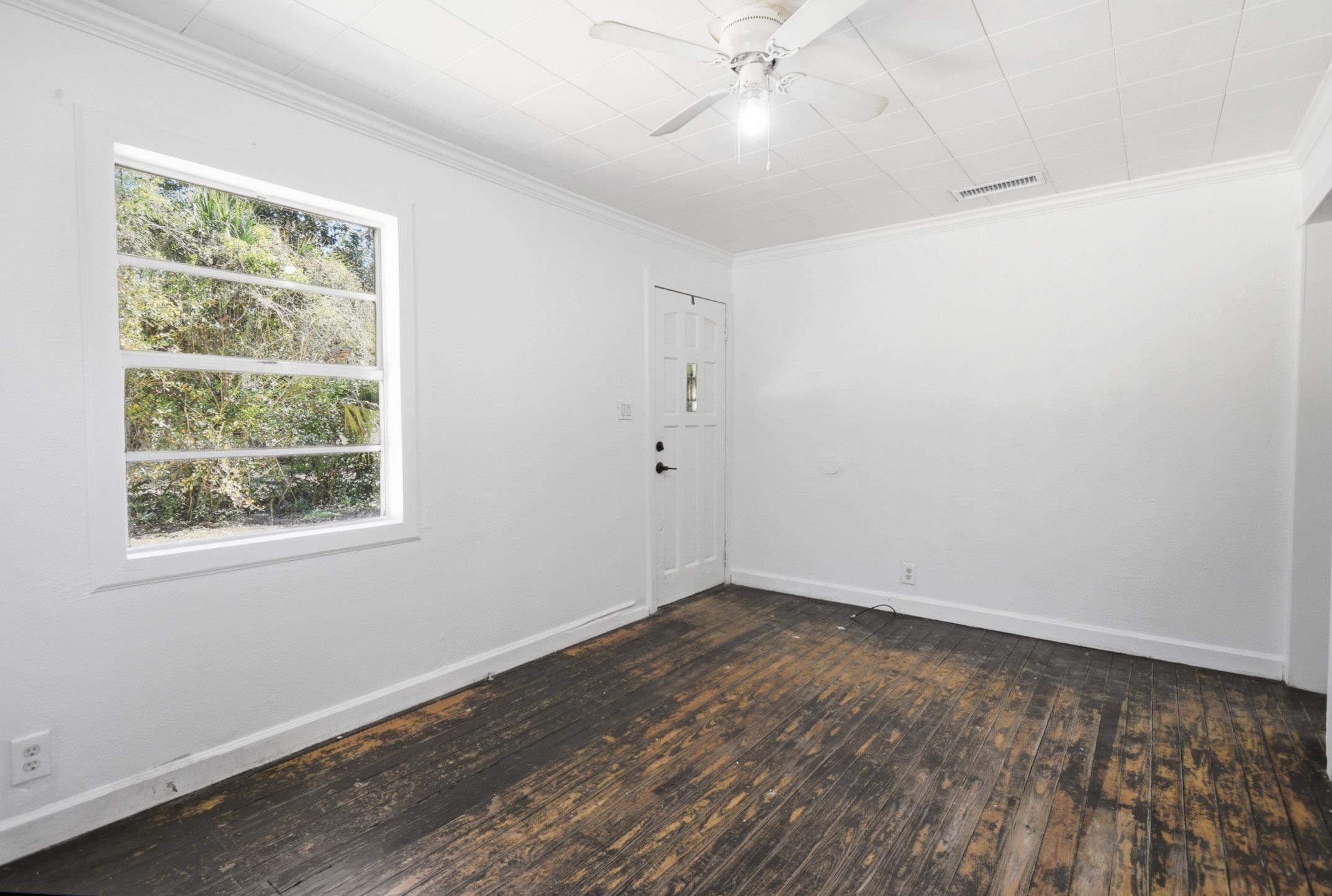 207 South Hinley Street Perry, FL 32347 - Photo 8 of 17