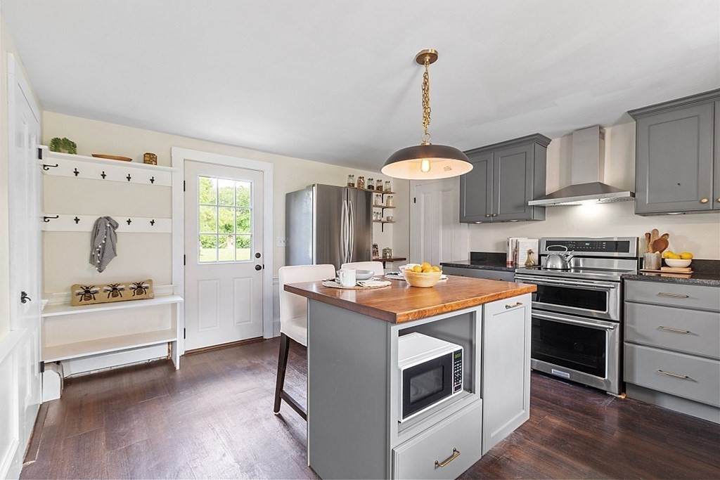239 High Plain Road Andover, MA 01810 - Photo 17 of 42 Gallery Image 17