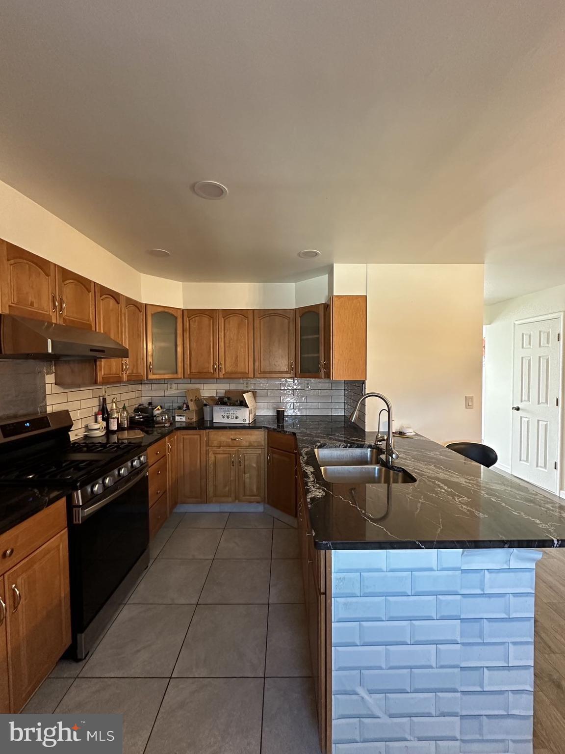 3300 Gurley Road Philadelphia, PA 19154 - Photo 4 of 24