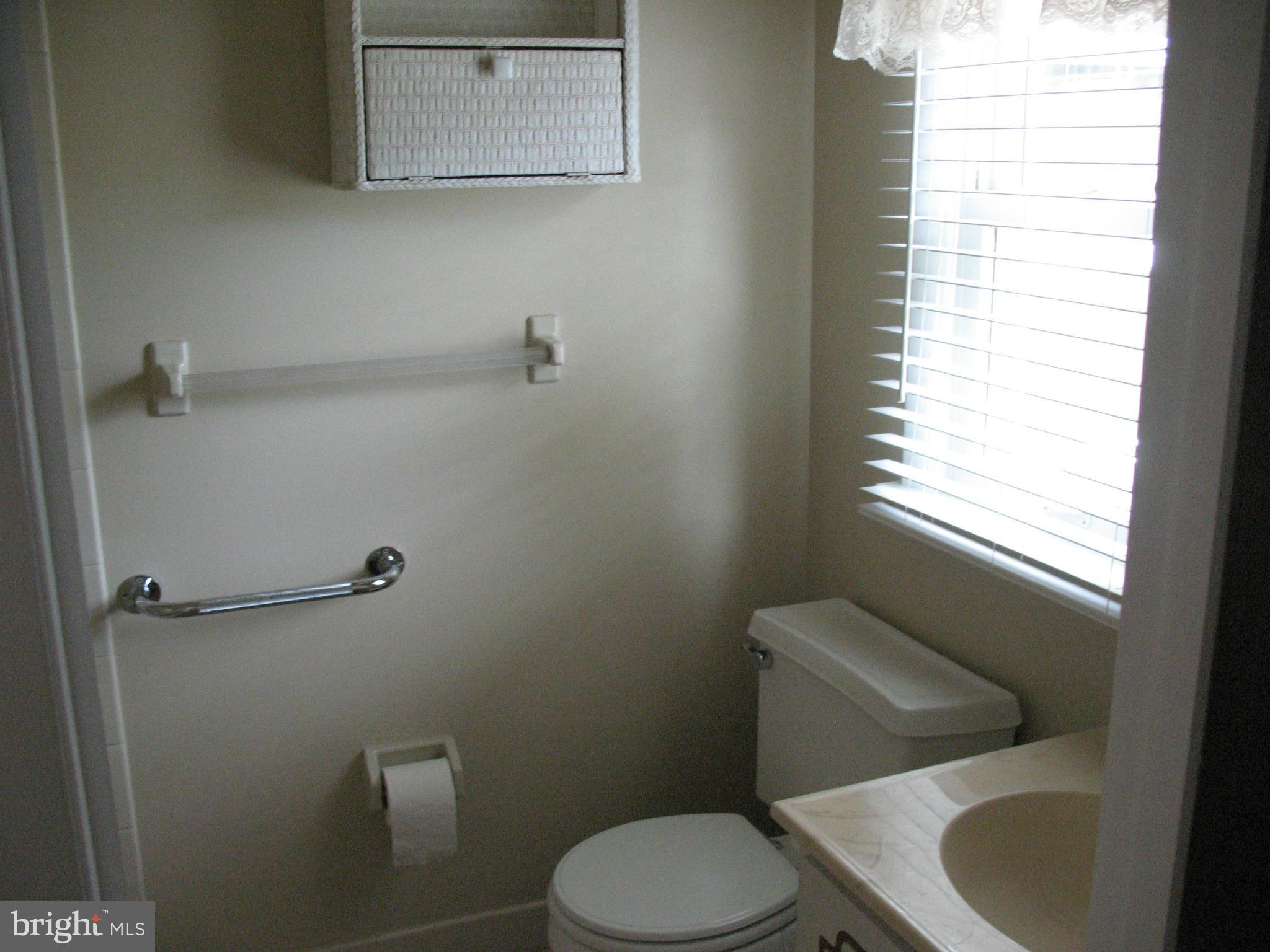 9618 Trepid Road Baltimore, MD 21236 - Photo 13 of 30 Bath (Master)