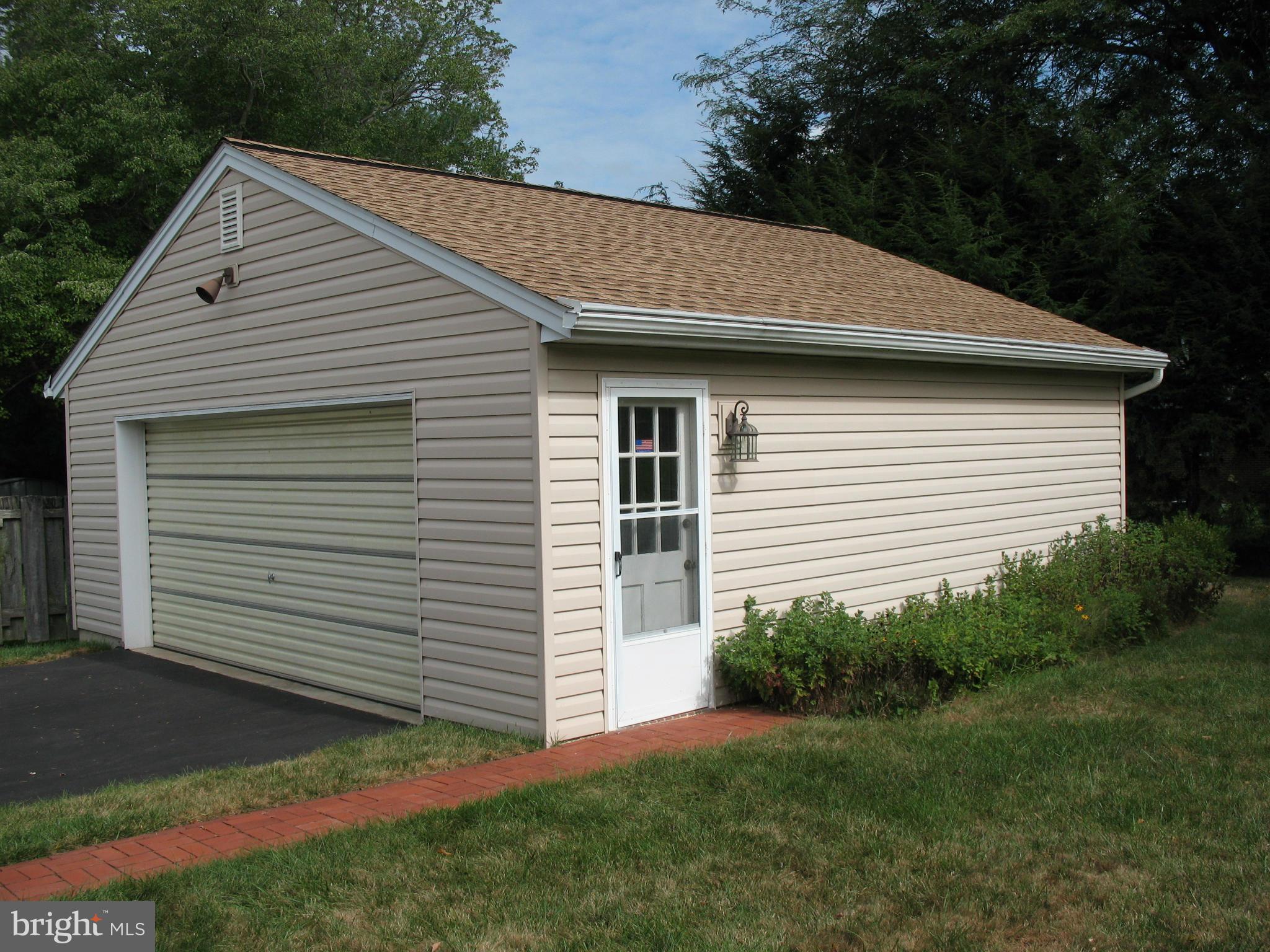 9618 Trepid Road Baltimore, MD 21236 - Photo 26 of 30 Garage