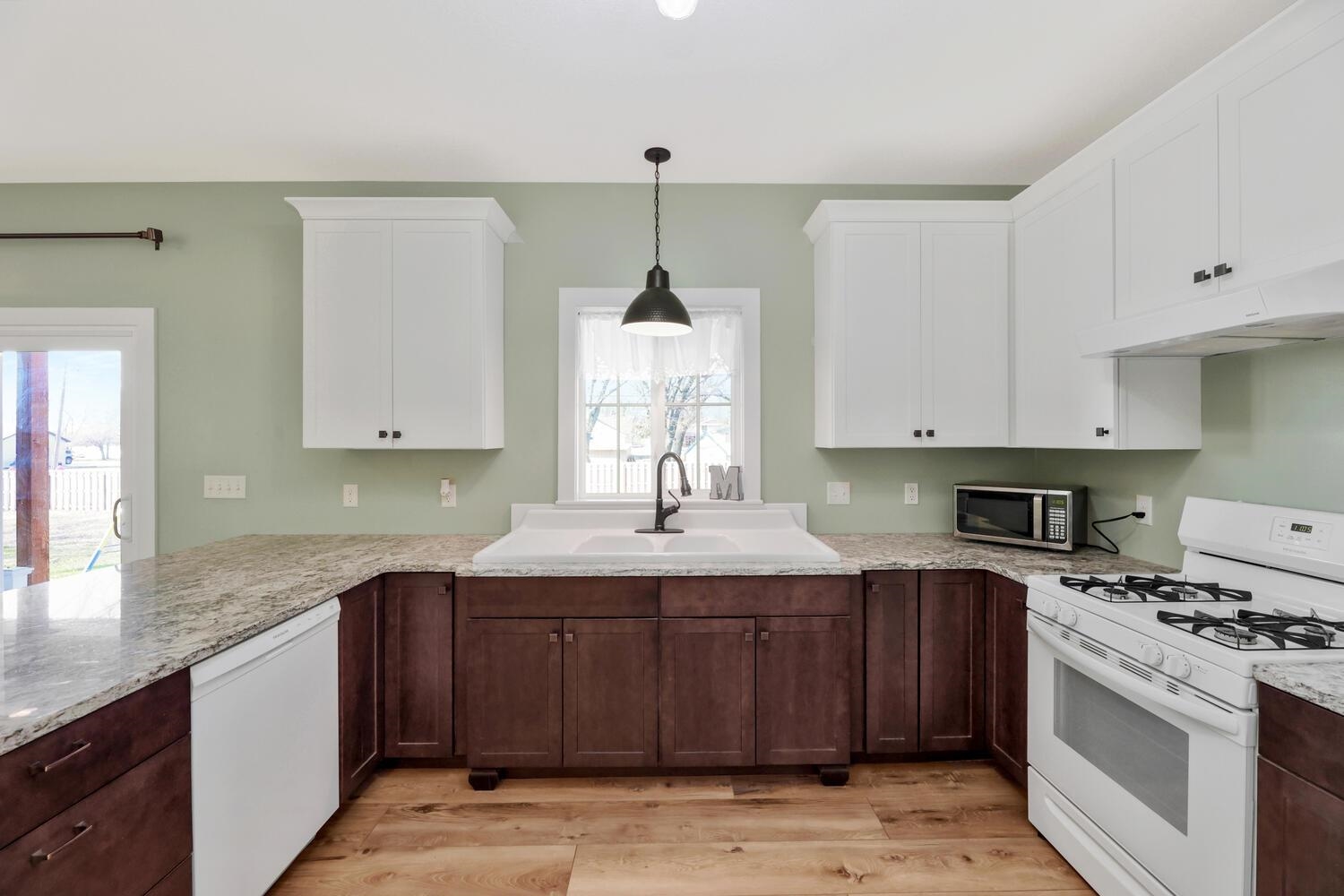 613 South Forrest Street Douglass, KS 67039 - Photo 13 of 36