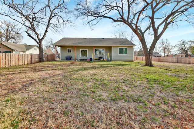 $240,000 | 613 South Forrest Street, Douglass, KS 67039