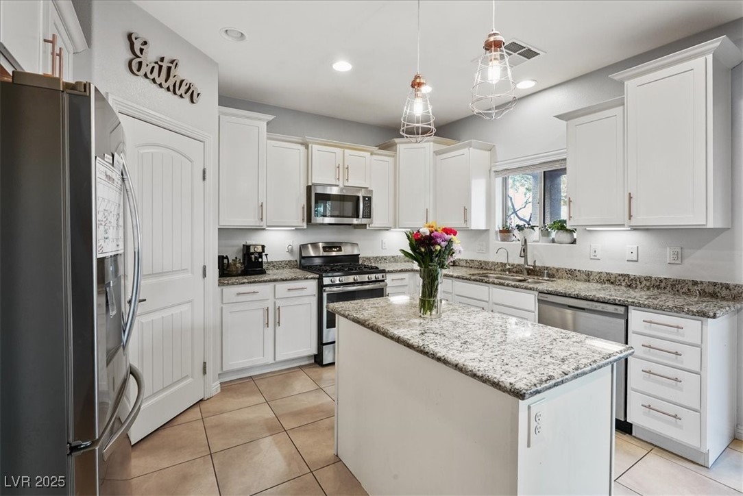 1070 Fish Pond Avenue Henderson, NV 89014 - Photo 8 of 32