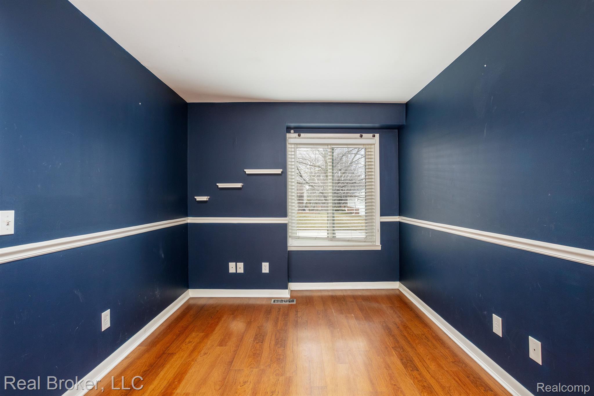 2262 Flanders Drive Rochester, MI 48307 - Photo 17 of 38 Gallery Image 17