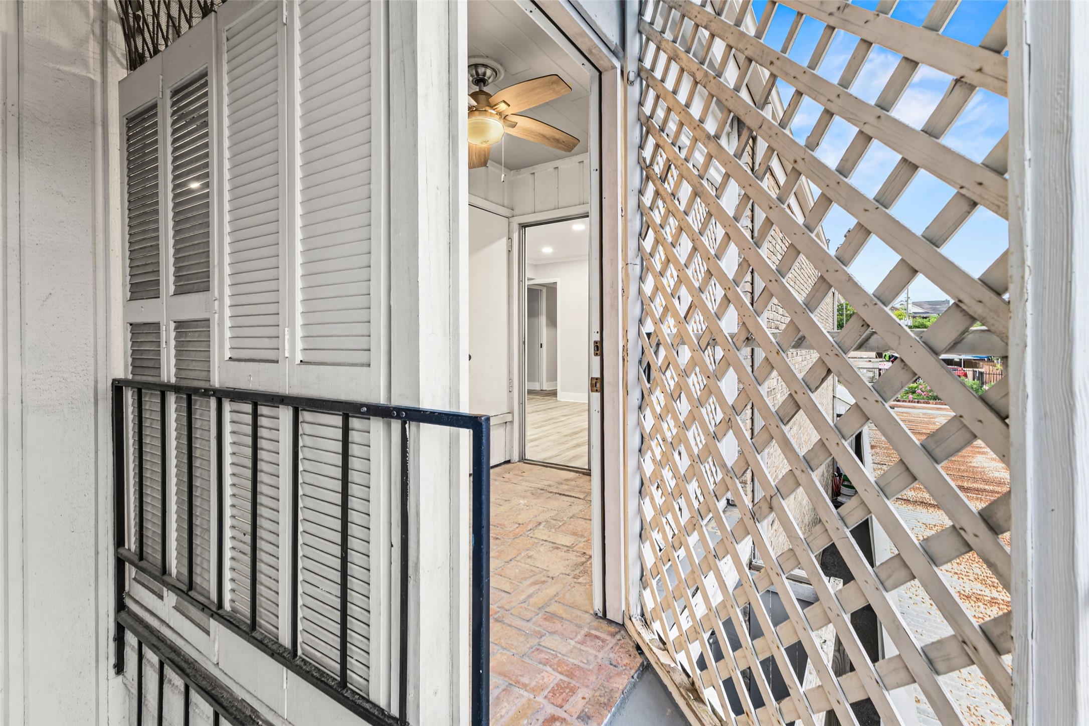 2501 Marilee Lane, Unit 4 Houston, TX 77057 - Photo 18 of 21 enclosed balcony at rear of condo