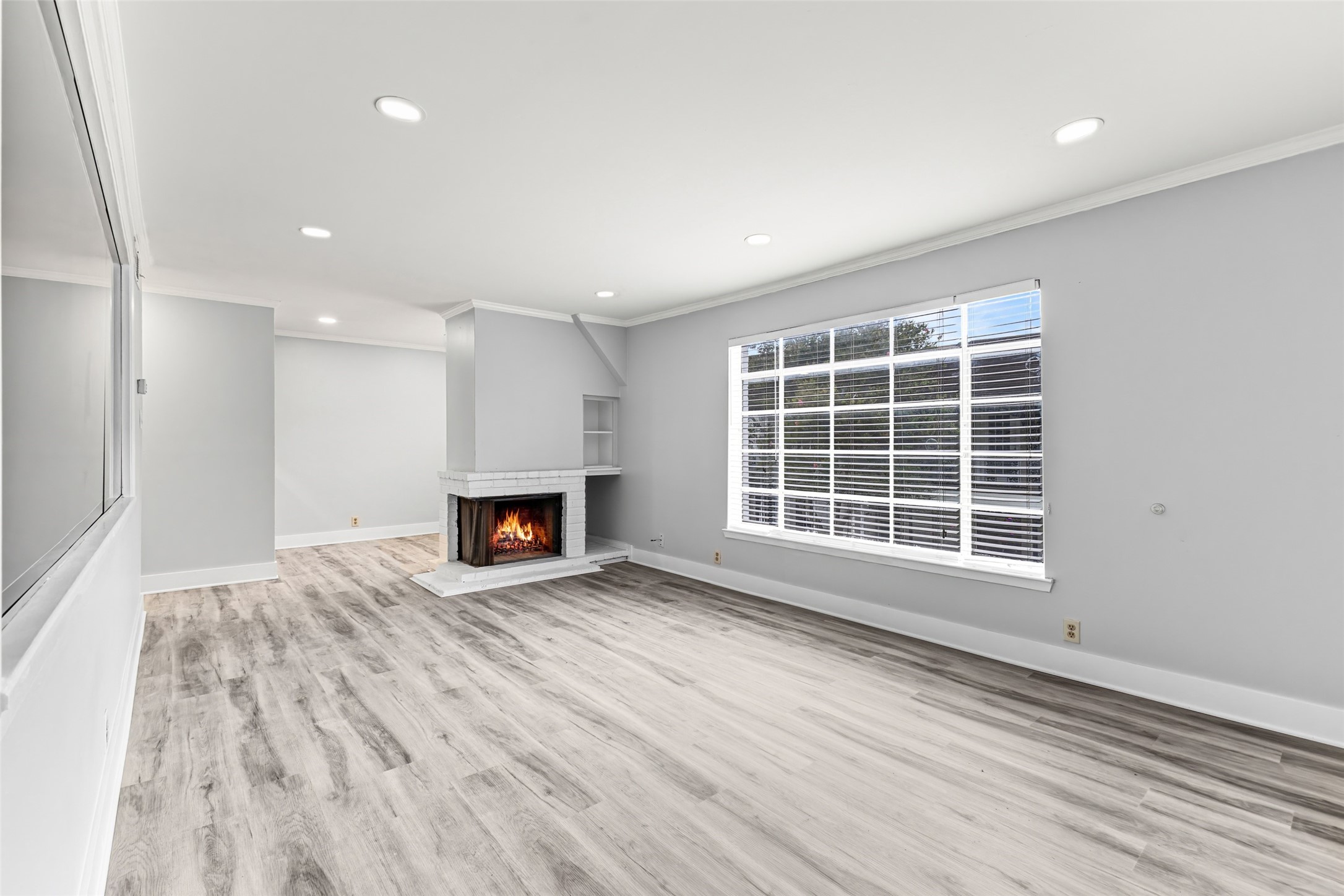 2501 Marilee Lane, Unit 4 Houston, TX 77057 - Photo 5 of 21 another view of the living area