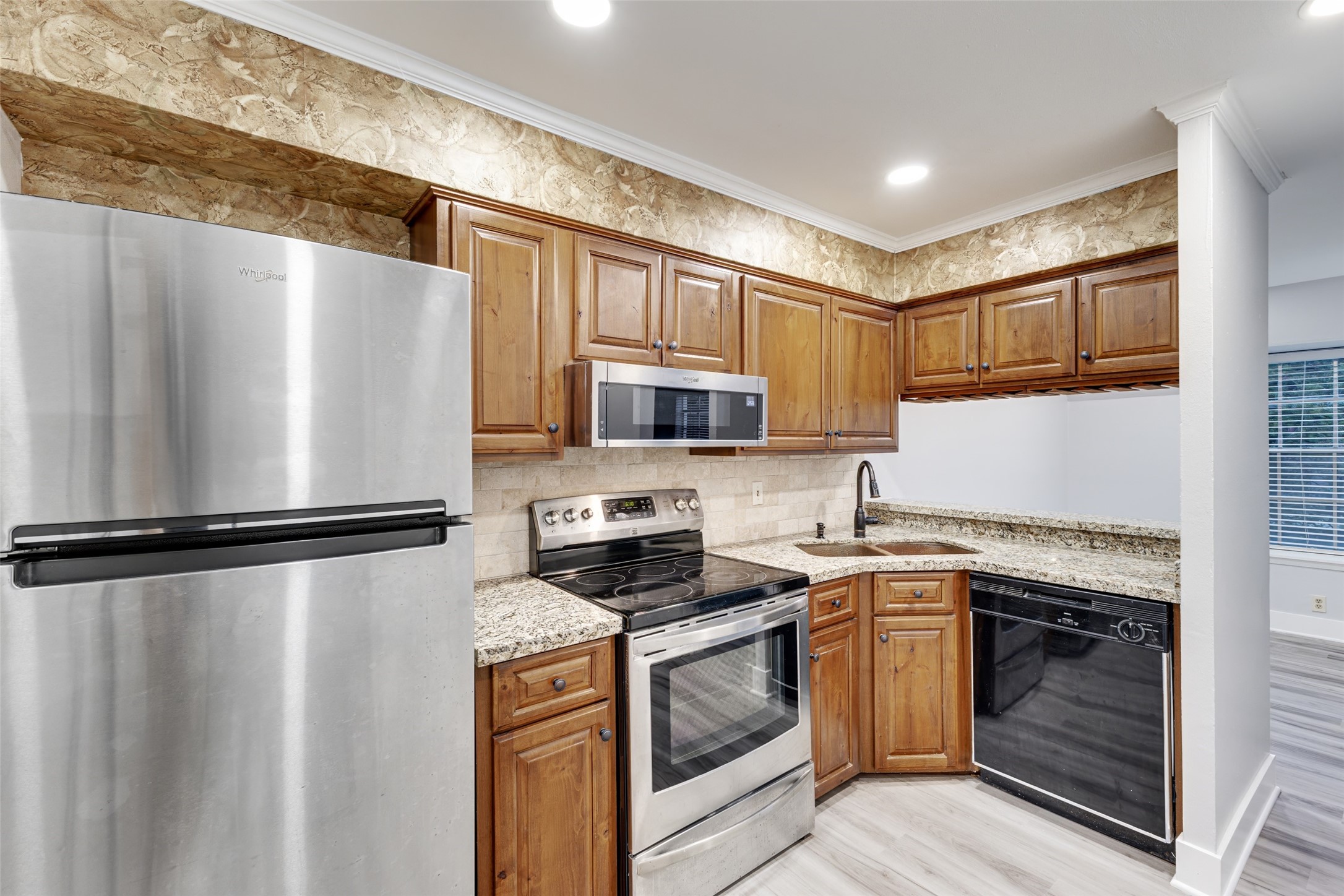 2501 Marilee Lane, Unit 4 Houston, TX 77057 - Photo 10 of 21 another view of the kitchen