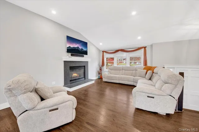 $799,000 | 157 Phyllis Court, Yorktown Heights, NY 10598