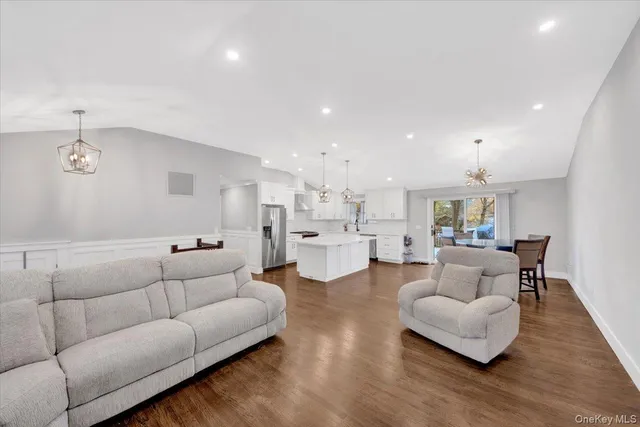 $799,000 | 157 Phyllis Court, Yorktown Heights, NY 10598