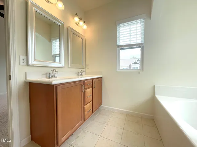 $1,875 | 706 Treviso Lane, Apex, NC 27502