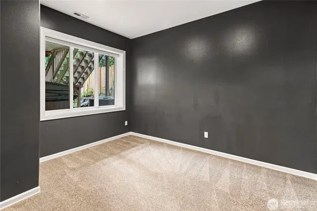 a view of empty room with window