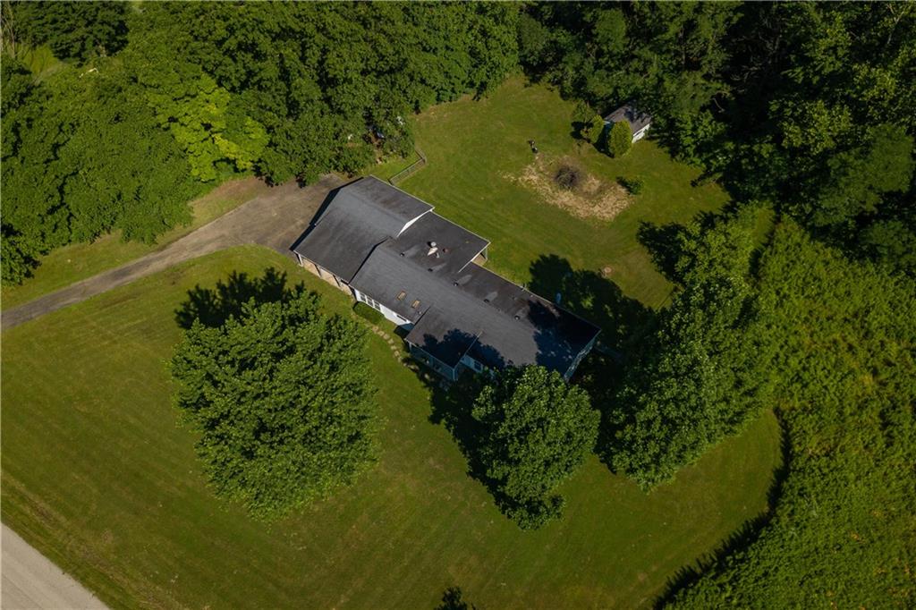 5450 West Deaver Road Columbus, IN 47201 - Photo 2 of 26 Gallery Image 2